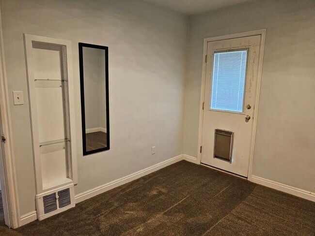 Building Photo - 2124 Texas St