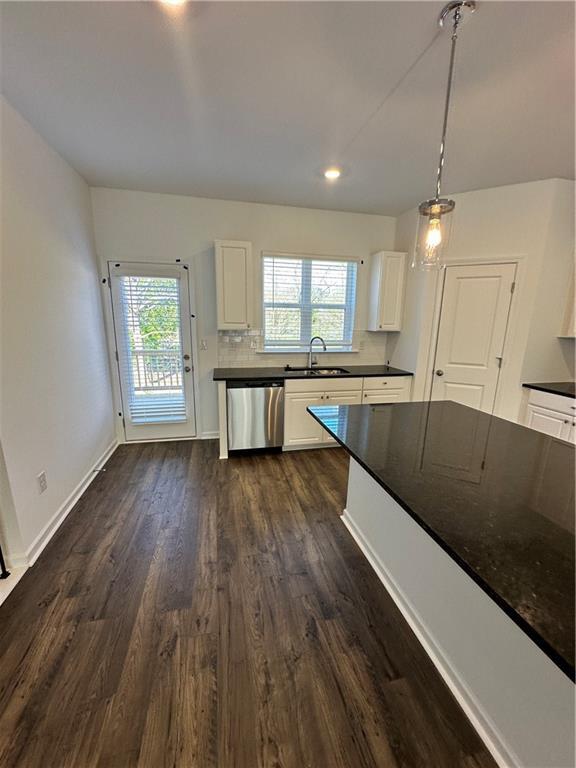 Building Photo - 5720 Schelton Pl