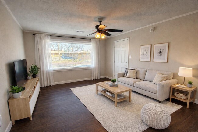 Building Photo - 210 Highview Ave