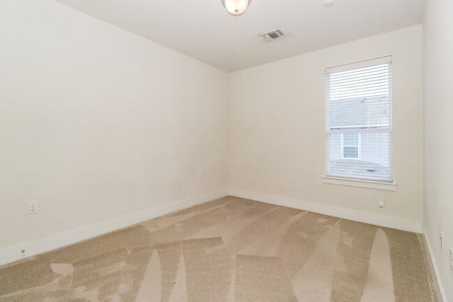 Building Photo - Beautiful two level Condo