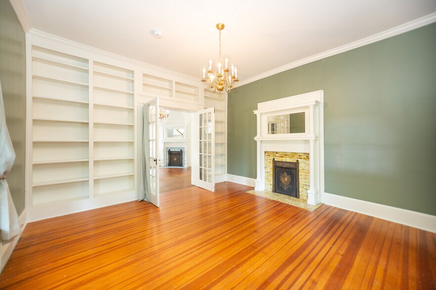 Library or Downstairs Bedroom - 1014 Shepherd St