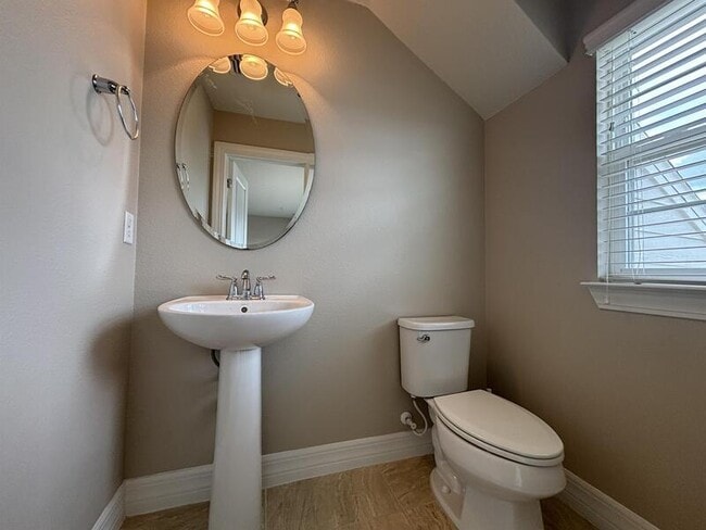 Building Photo - 8656 Waksman Pl
