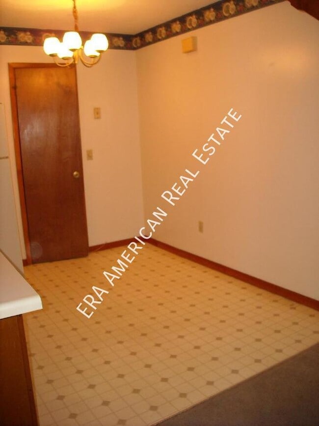 Building Photo - 130 Hampton Dr