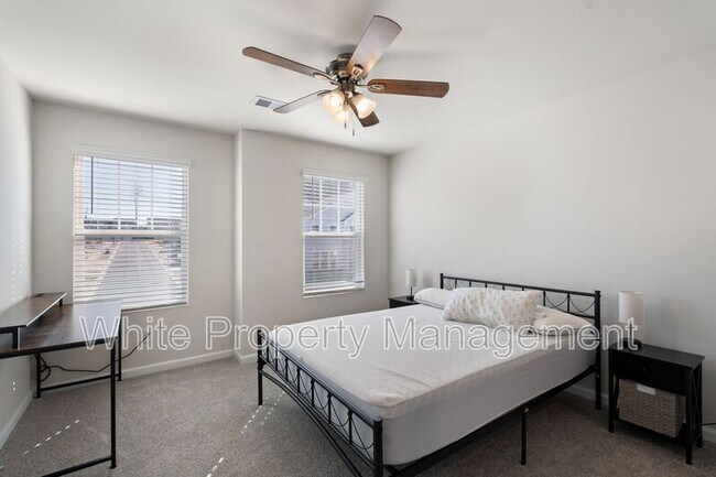 Building Photo - 4743 Darcey Wy