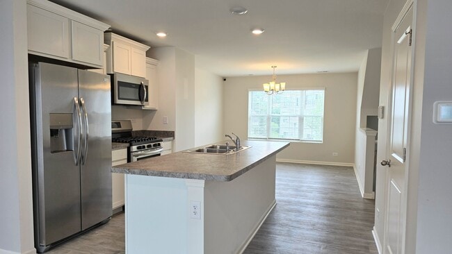 Building Photo - 2484 Alison Ave