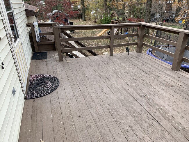 Building Photo - 8398 Oakwood Rd