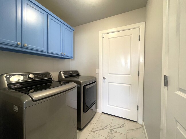 Building Photo - 18716 Caballero Dr