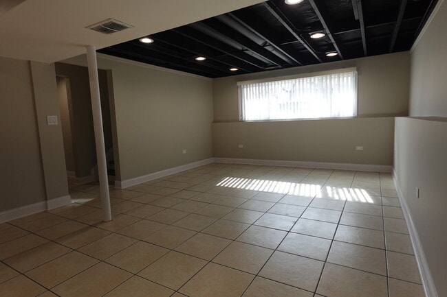 Building Photo - 1800 Hollywood Ave