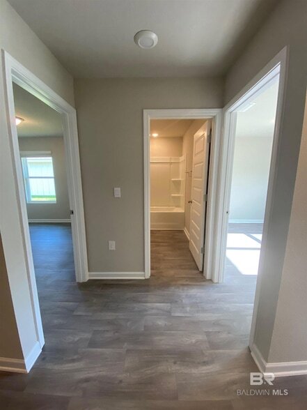 Building Photo - 270 Preston Wy