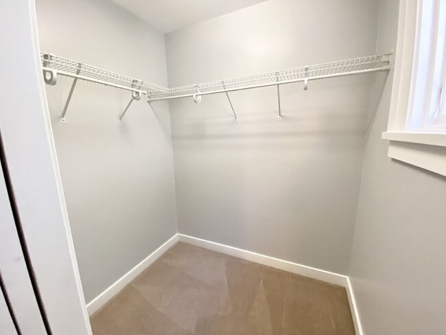 Building Photo - Above-Garage Apartment for Rent in Old Tow...