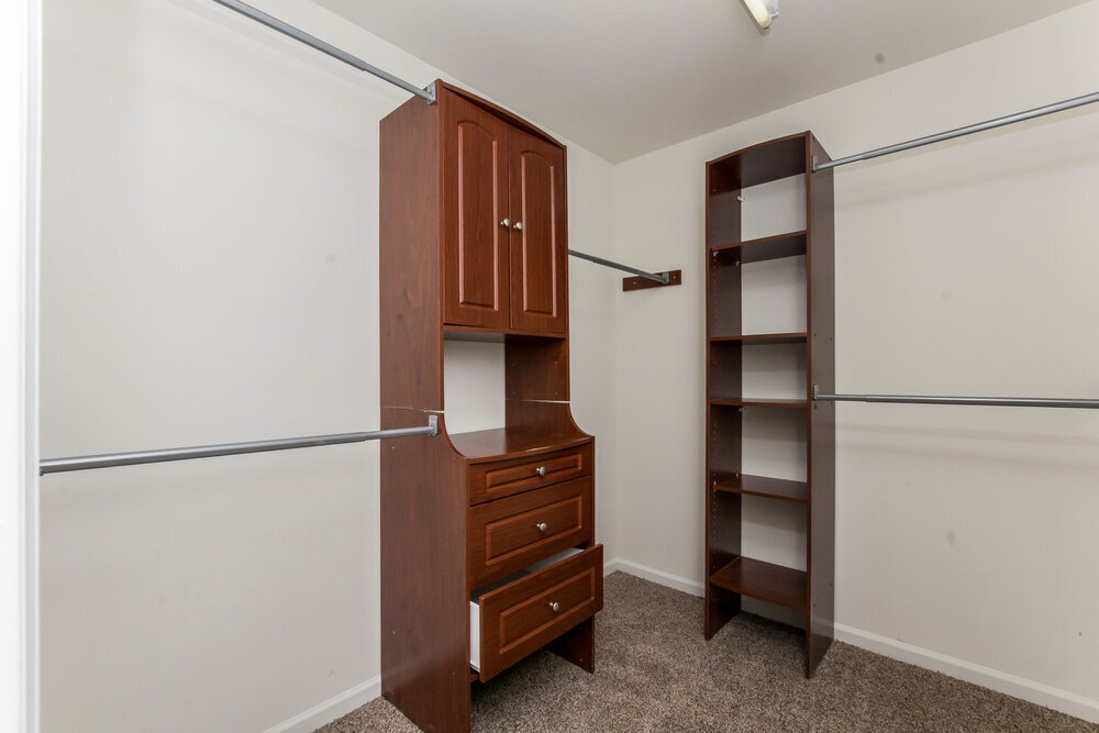 Building Photo - 6694 Sequoia Hills Dr