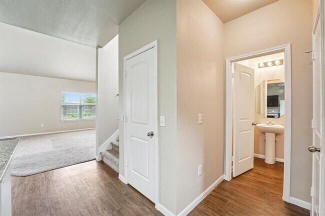 Building Photo - 223 Camellia Dr