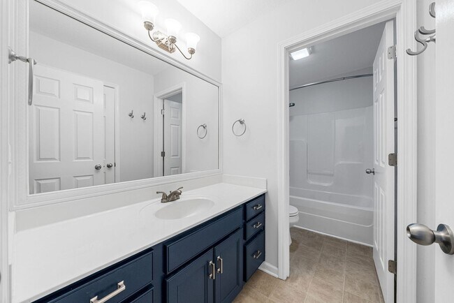 Building Photo - 3 Bedroom 3 Bath Pet Friendly Home For Ren...