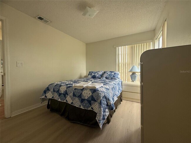 Building Photo - 2459 Sweetwater Club Cir