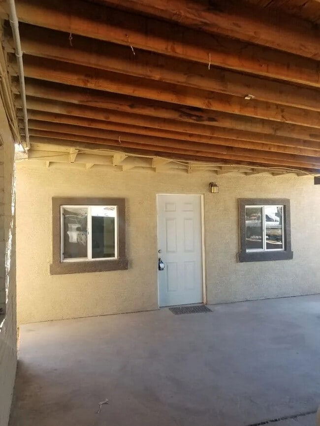 Building Photo - Cute 2-bedroom 1 bath