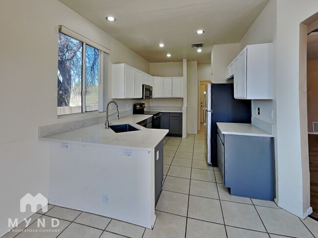 Building Photo - 3434 W Desert Bend Loop