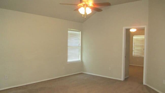 Building Photo - 7905 Diamond Oak Dr