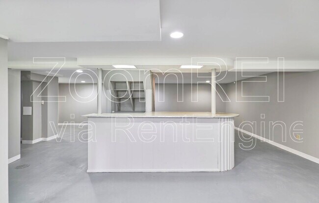 Building Photo - 2700 Steeplechase Ln