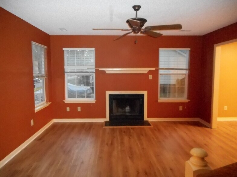 Building Photo - 3113 Olde Birch Dr