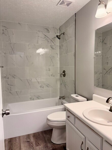 Building Photo - 1809 Sawmill Pl