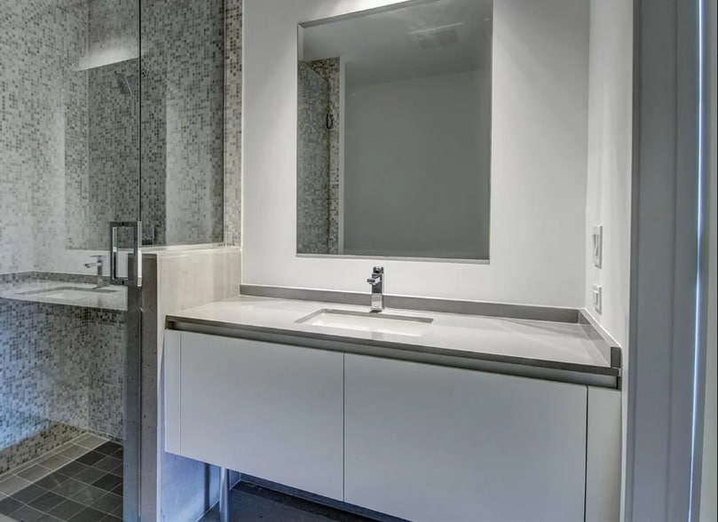 Building Photo - 68 SE 6th St