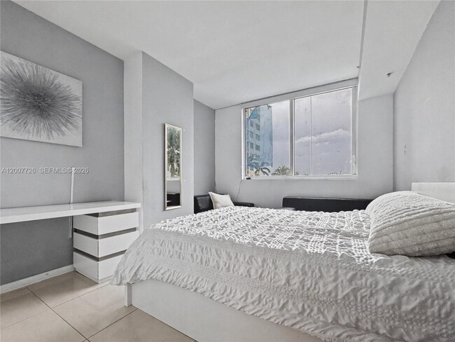 Building Photo - 253 NE 2nd St