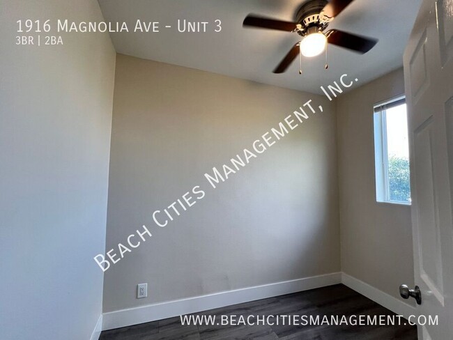 Building Photo - Recently Reduced! Upper Unit Apartment wit...