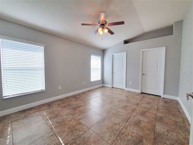Building Photo - 10737 Standing Stone Dr