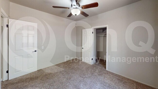 Building Photo - 3725 E Flower St