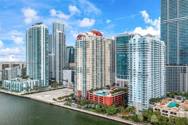 Building Photo - 1155 Brickell Bay Dr