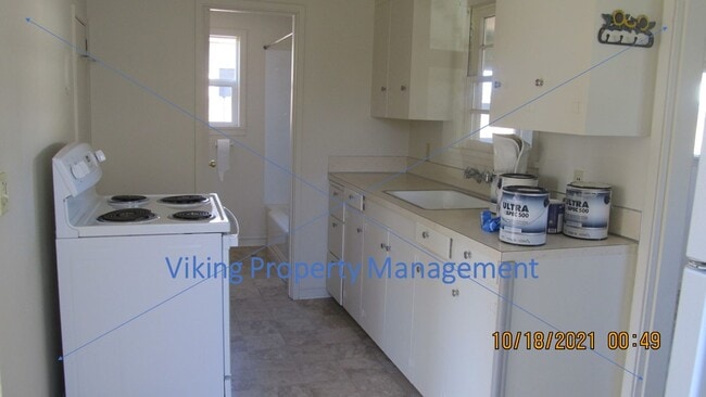 Building Photo - 555 SE 2nd St