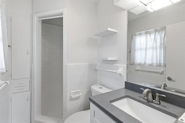 Building Photo - 6108 Cherrylawn Cir