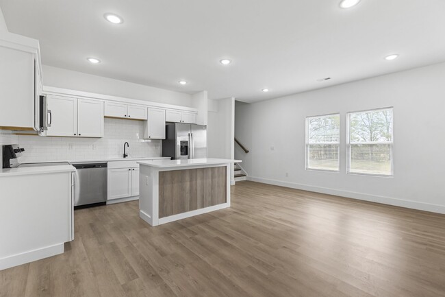 Building Photo - "Discover Comfort & Convenience: Spacious ...