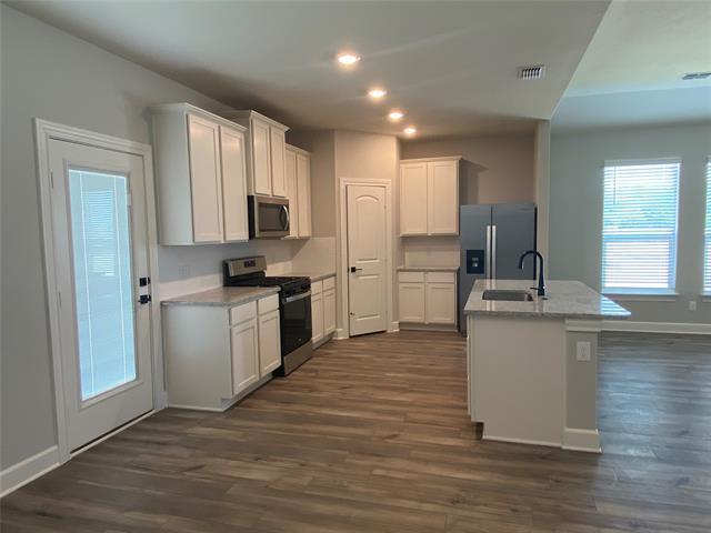 Building Photo - 820 Boyer Ct