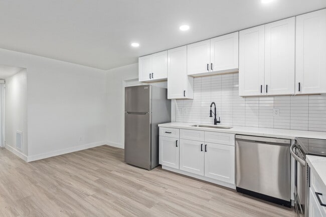 Building Photo - 2002 S Dateland Dr