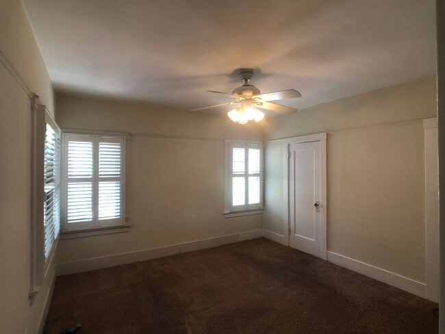 Building Photo - Classic Craftsman Style Home