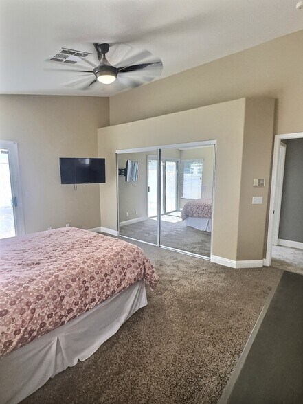 Building Photo - 8245 Ruby Mountain Way