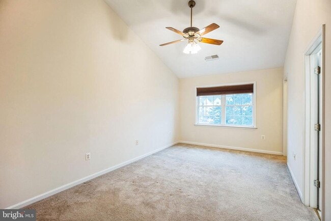 Building Photo - 13477 Stowaway Ct