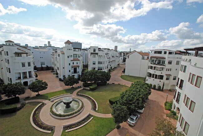 Building Photo - 302 Calle Sevilla Pl