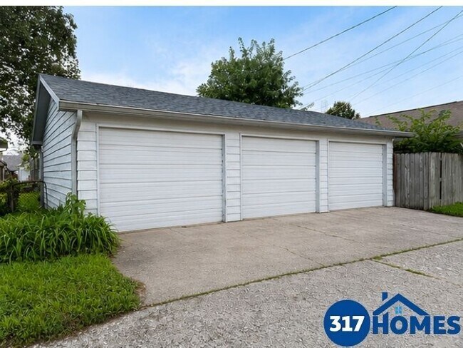 Building Photo - 2111 S Garfield Dr