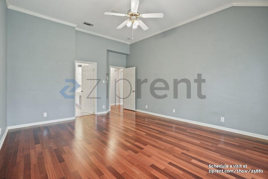 Building Photo - Unit