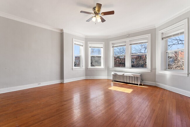 Building Photo - 7819 S Cornell Ave