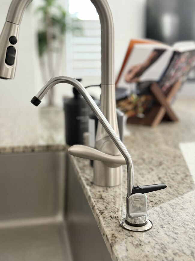 Building Photo - 36351 Elizabeth Ln