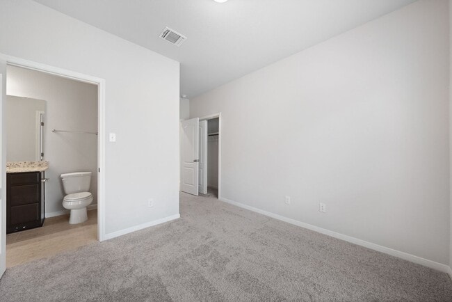 Building Photo - 4 Bedroom Home in Troy ISD!