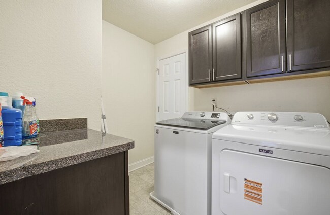 Building Photo - All-Inclusive Room in Stylish Kempsville Condo w/ Garage
