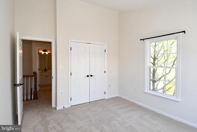 Building Photo - 301 Hillwood Ave