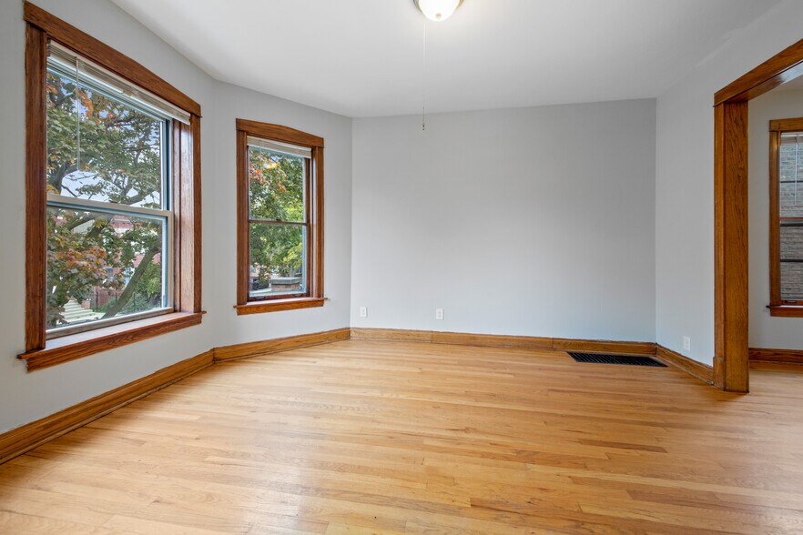 Building Photo - 4737 N Kildare Ave