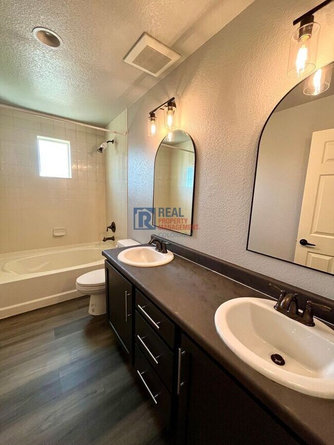 Building Photo - 8231 Longleaf Ln