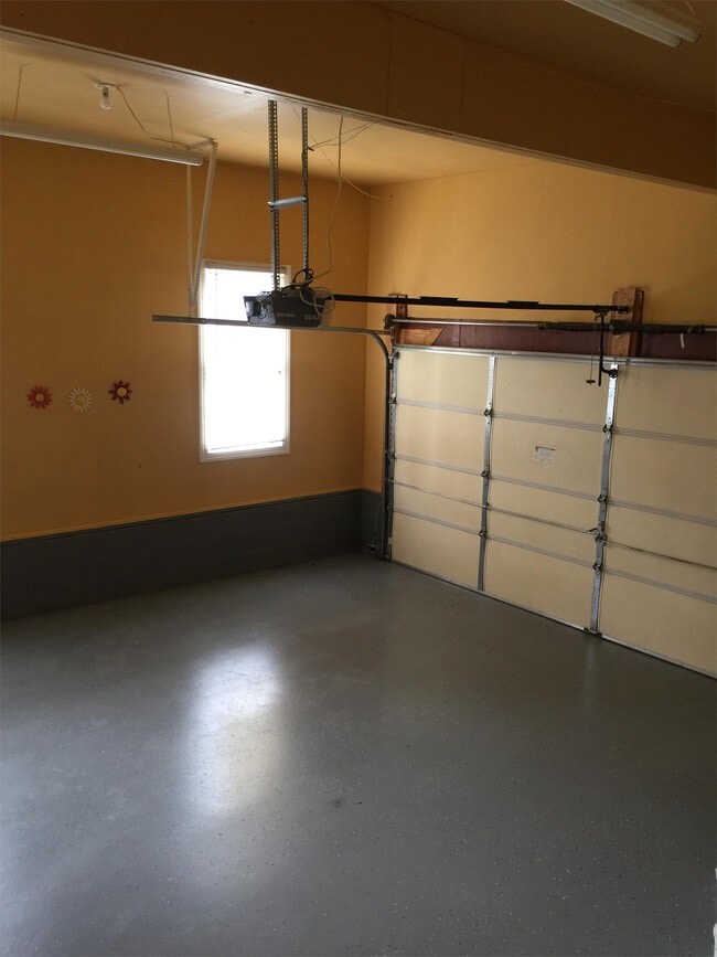 Building Photo - 1834 Rolfe Way