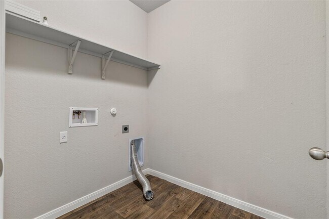 Building Photo - 116 Fair Anne Dr